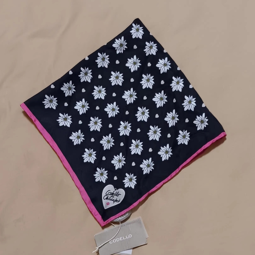 Codello Oktoberfes Silk Scarf Daisy Print 21" X 21"‎ Black/ Pink Elegance